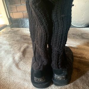 Used black Ugg sweater boot
